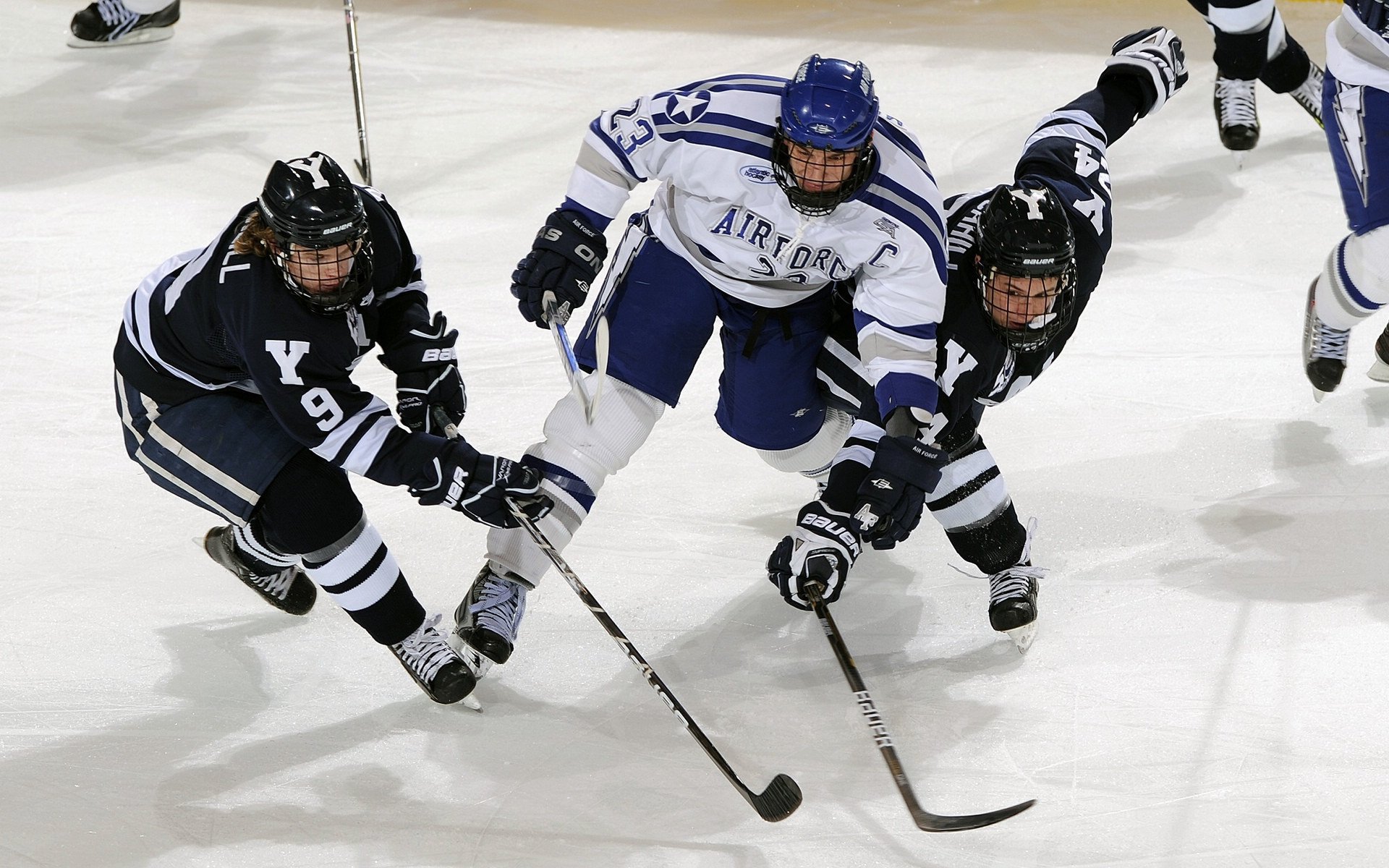 开云平台-勇士队迎接全新挑战，冲击三连冠，勇士队的比赛视频